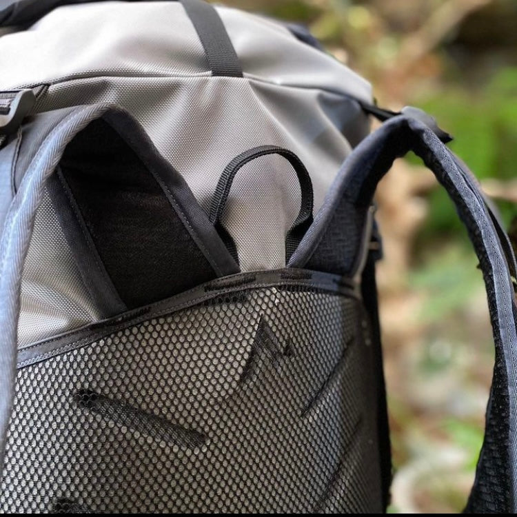 monte equipment 37L Raptor
Ultra-lightweight camping backpack made in Indonesia only weighs 550g