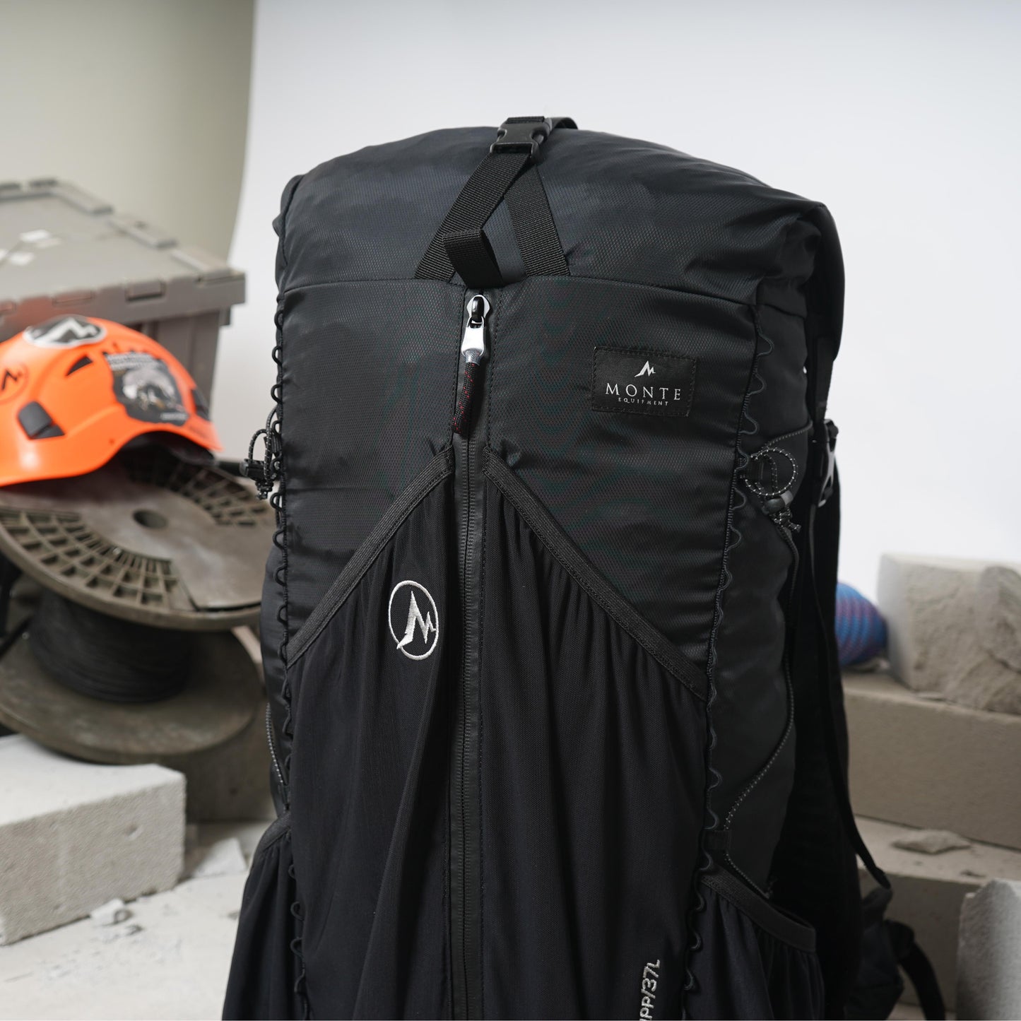 Monte Equipment ultra-lightweight 37L outdoor camping mountain climbing cross-country backpack