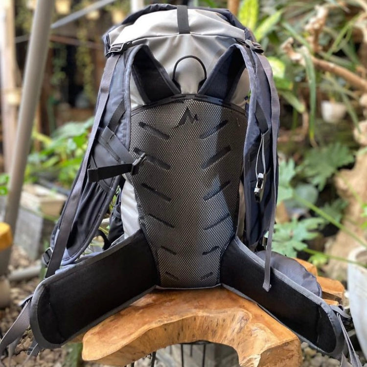 monte equipment 37L Raptor
Ultra-lightweight camping backpack made in Indonesia only weighs 550g