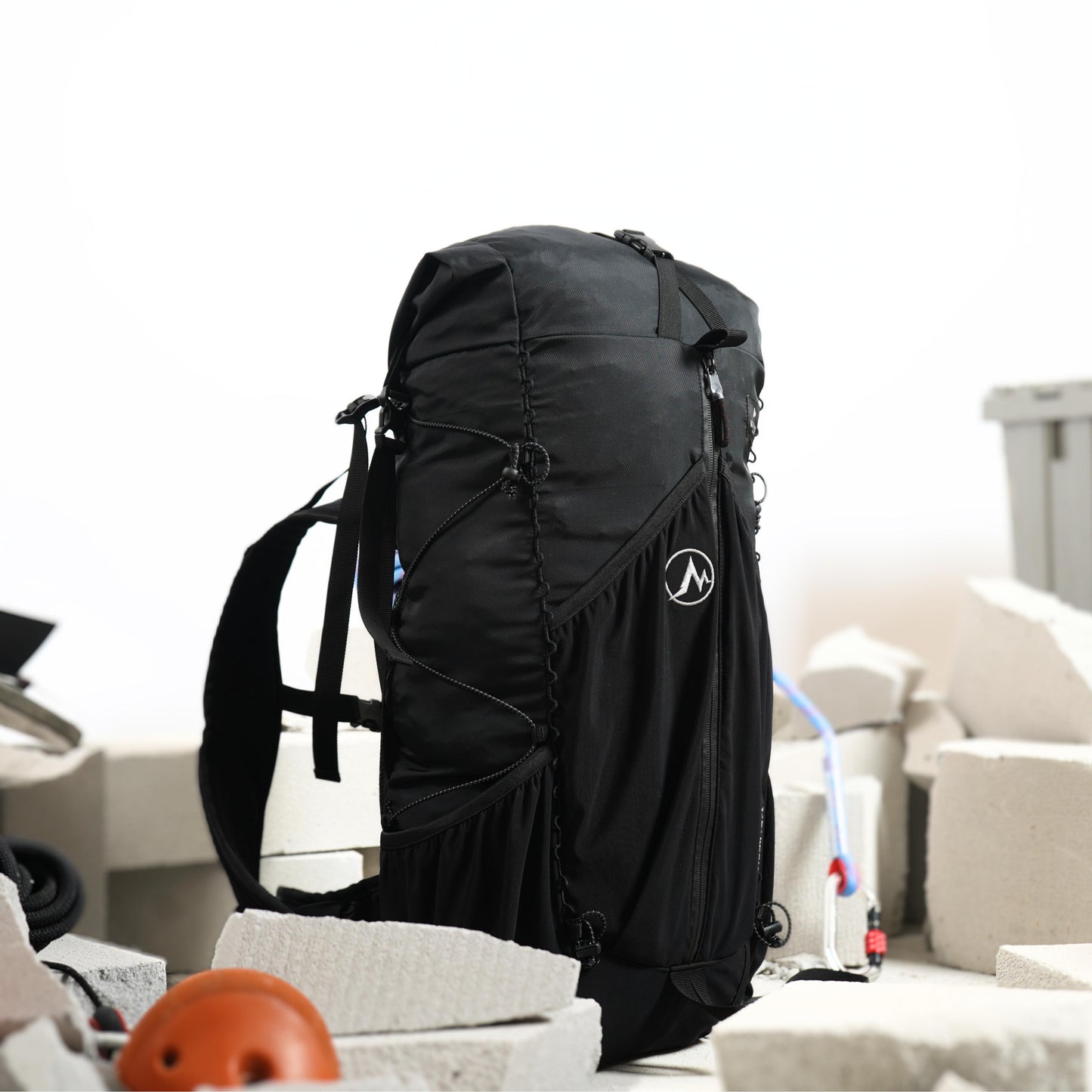 Monte Equipment ultra-lightweight 37L outdoor camping mountain climbing cross-country backpack