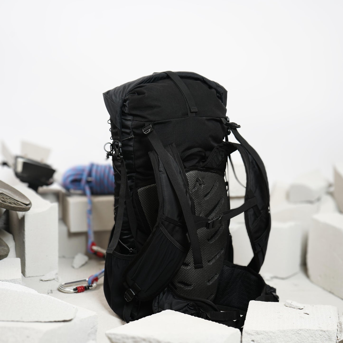 Monte Equipment ultra-lightweight 37L outdoor camping mountain climbing cross-country backpack
