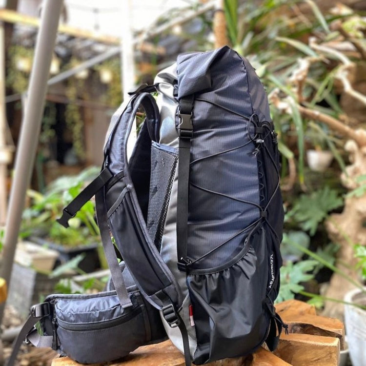 monte equipment 37L Raptor
Ultra-lightweight camping backpack made in Indonesia only weighs 550g
