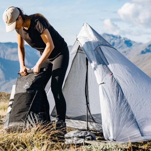 Hyperlite Mountain Gear Mid 1 three-season Pyramid Tent white 1P