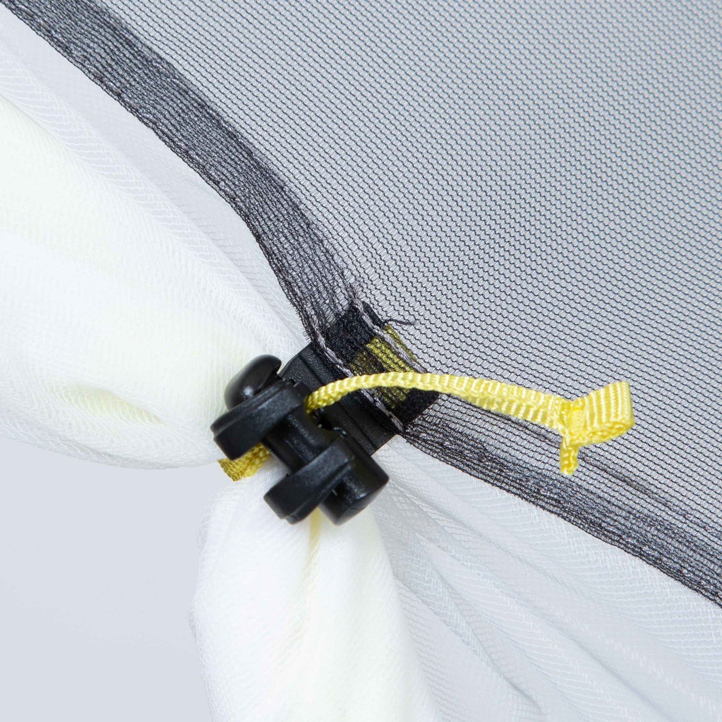 最新の Nemo DRAGONFLY OSMO™ ウルトラライト バックパッキング テント 3P は、超軽量の 3 人用キャンプ テントです。