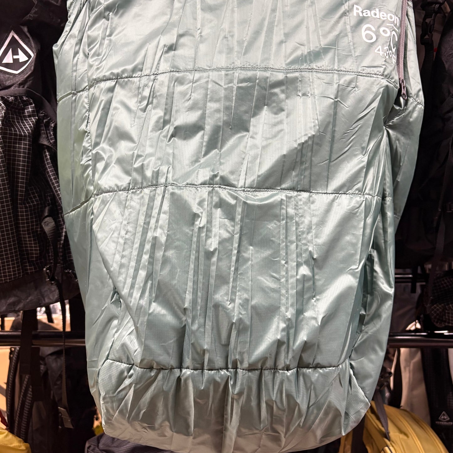 Rab の新しい 2026 Radeon 0C 寝袋は軽量で、コストパフォーマンスに優れています。